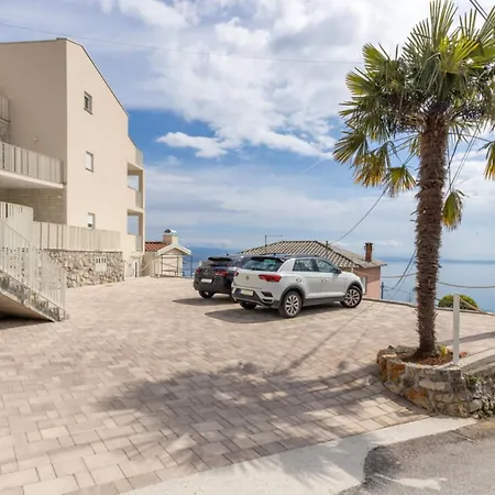 Bregha - Three Bedroom With Terrace Matulji