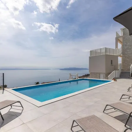 Bregha - Three Bedroom With Terrace *