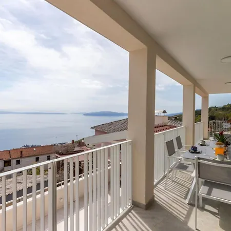 Bregha - Three Bedroom With Terrace Matulji