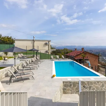 Lägenhet Bregha - Three Bedroom With Terrace