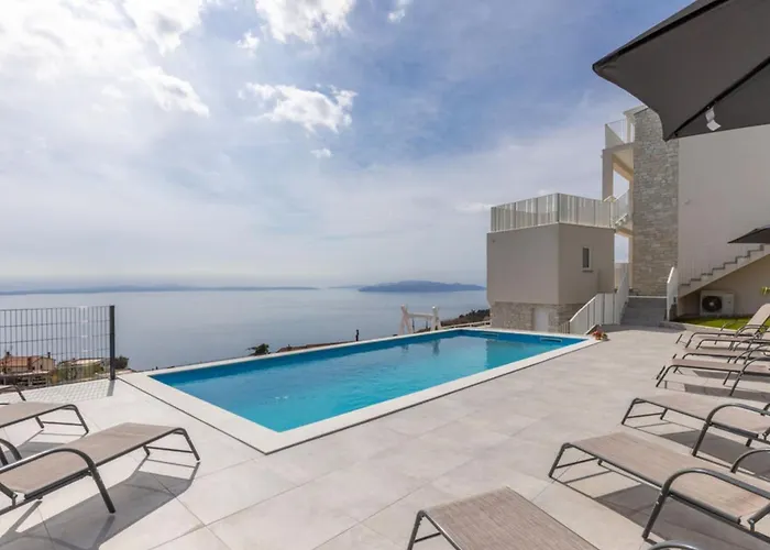 Bregha - Three Bedroom With Terrace *